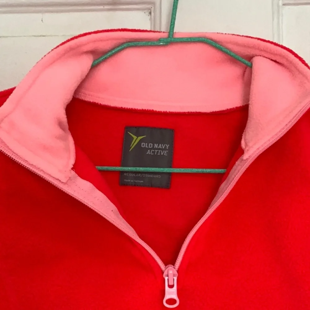 Old Navy girls fleece top in size medium 8